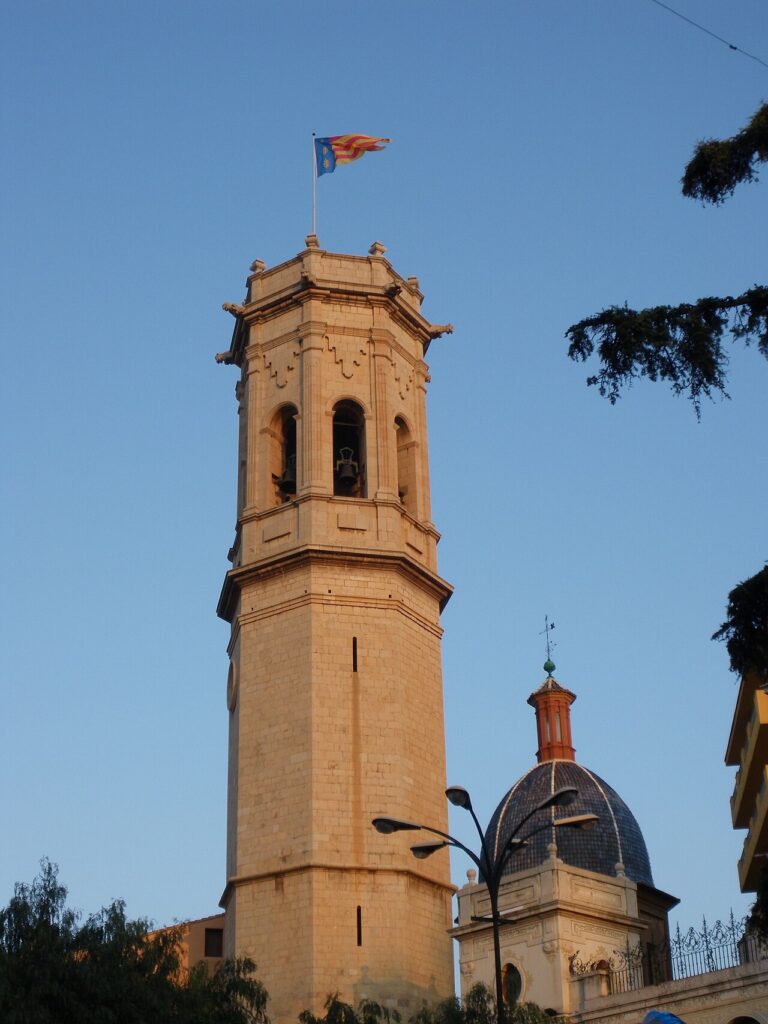 Campanario El Templat y basílica de El Salvador en Burriana