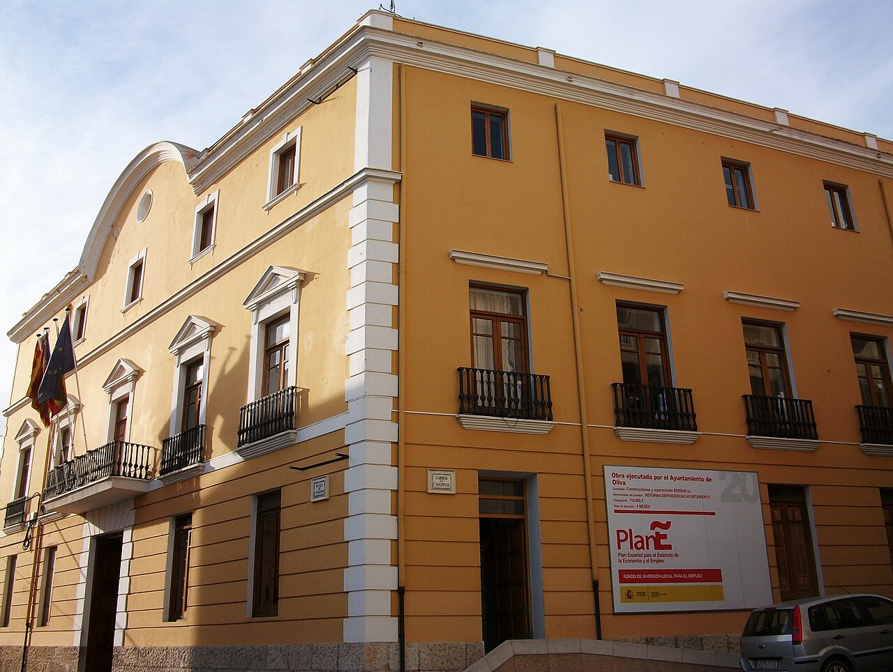 Fachada del Ayuntamiento de Oliva, en la Safor