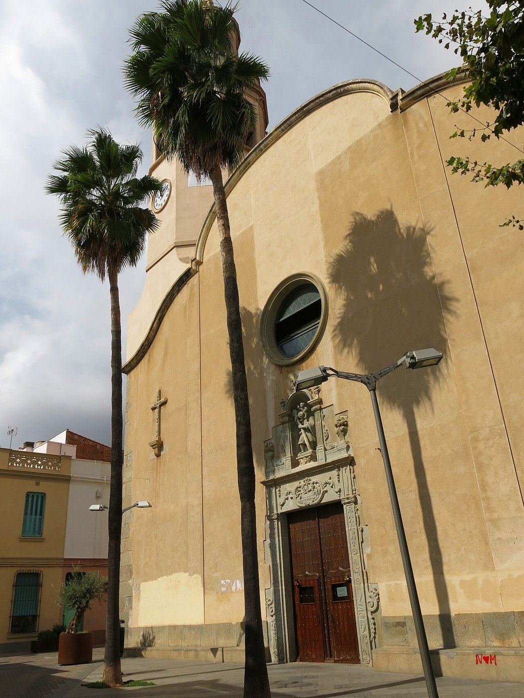 Fachada de la iglesia de Sant Cristòfol en Premià de Mar
