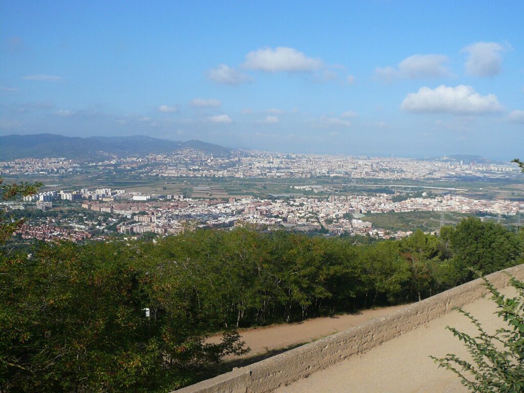 Panorámica de Sant Boi de Llobregat desde la ermita de Sant Ramon