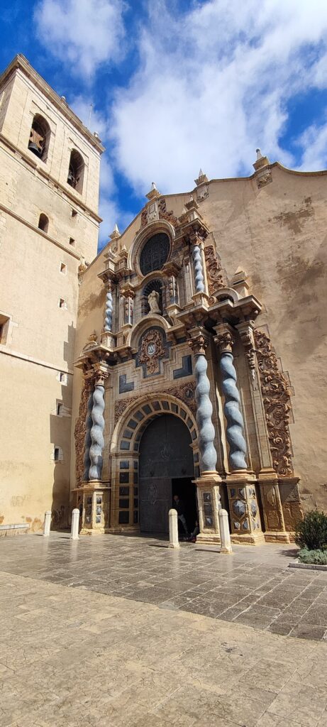 Fachada de la iglesia de la Asunción en Vinaròs